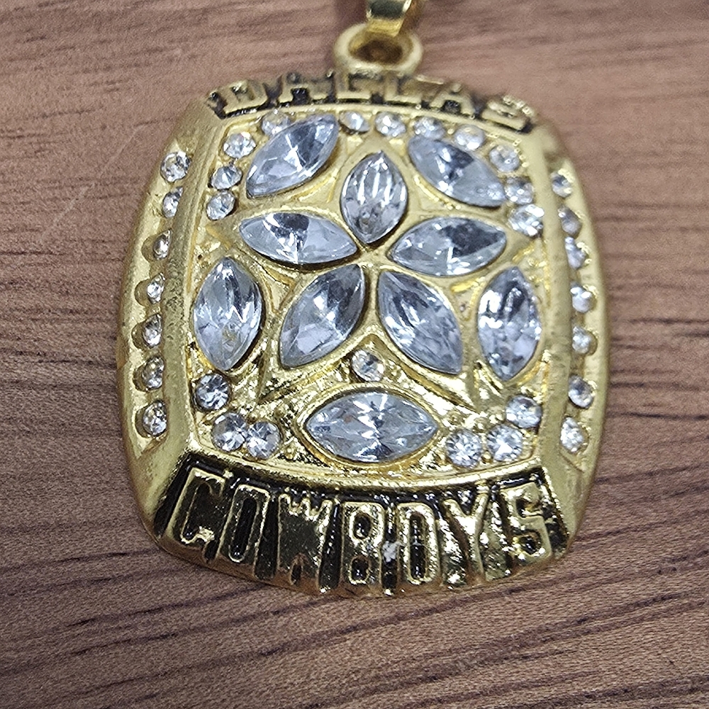 Dallas Cowboys Championship Necklace 1995 Gold